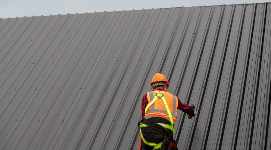 Professional gutter cleaning in Gilbert, AR